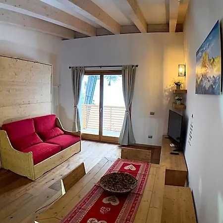 Ilia House Hotel