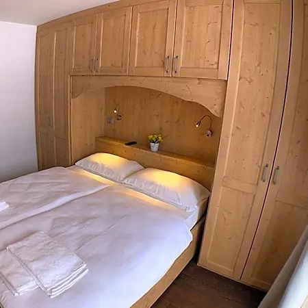 Ilia House 3*